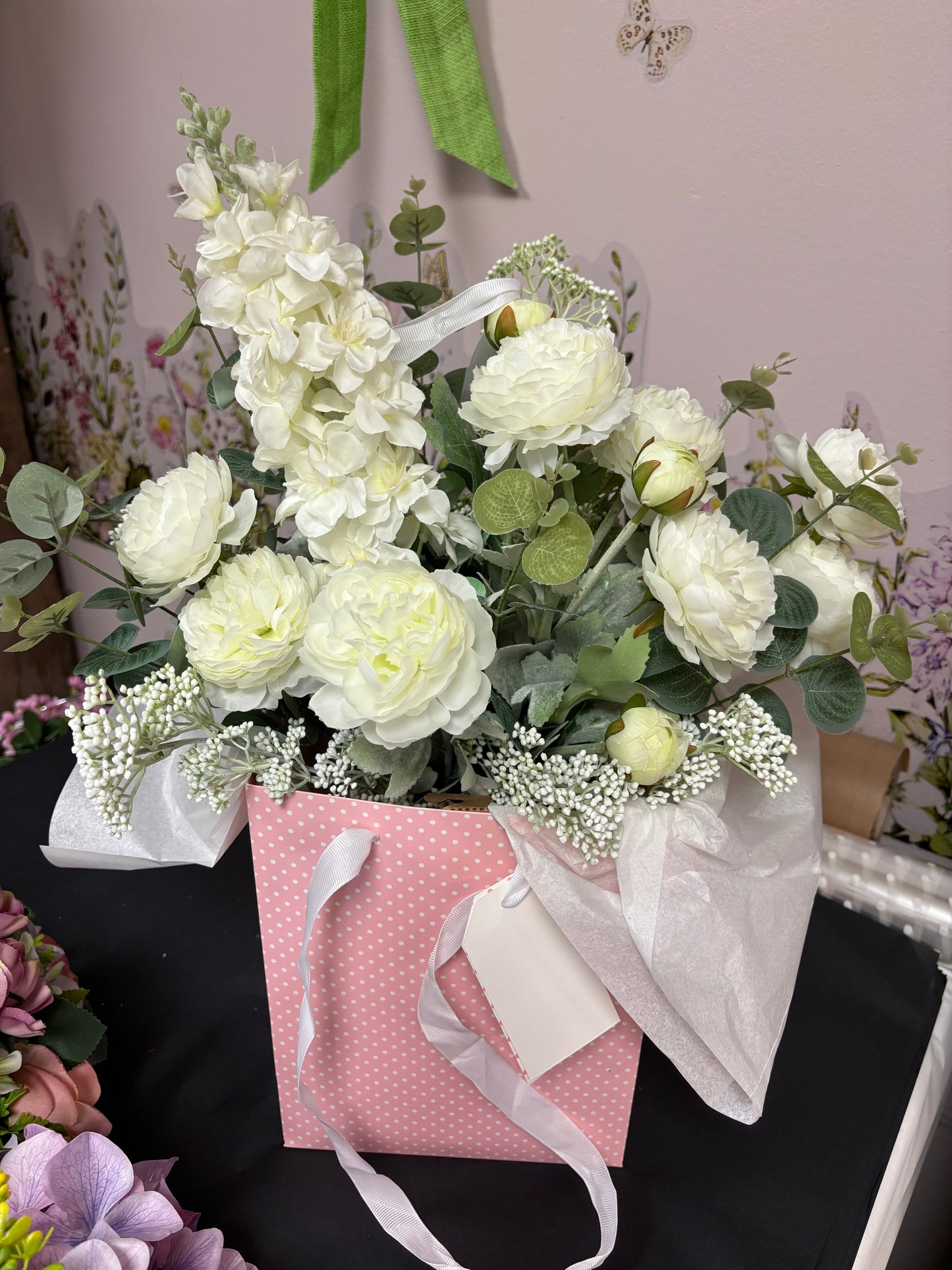 Classic filled Vase free P&P