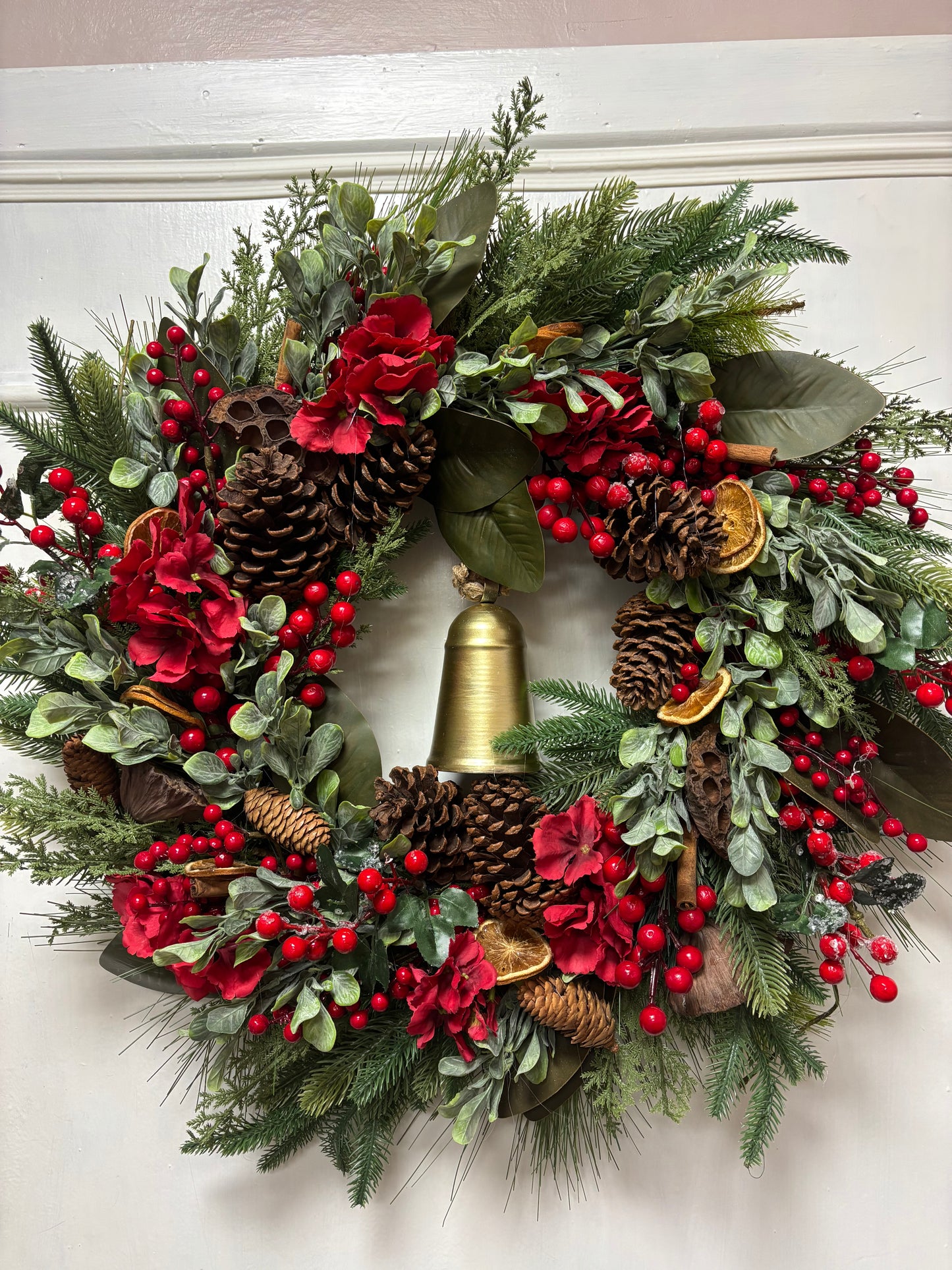 Yuletide Bell Wreath Free P&P