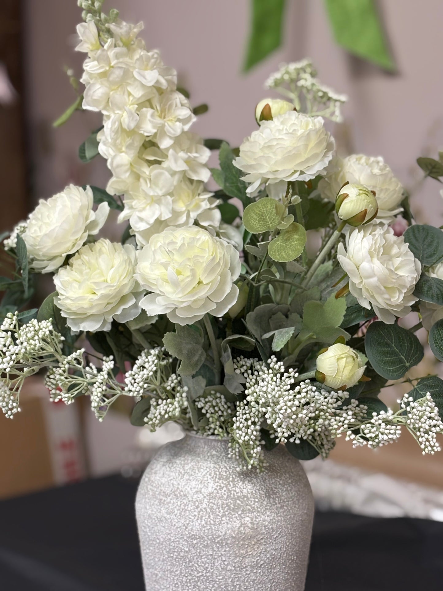 Classic filled Vase free P&P
