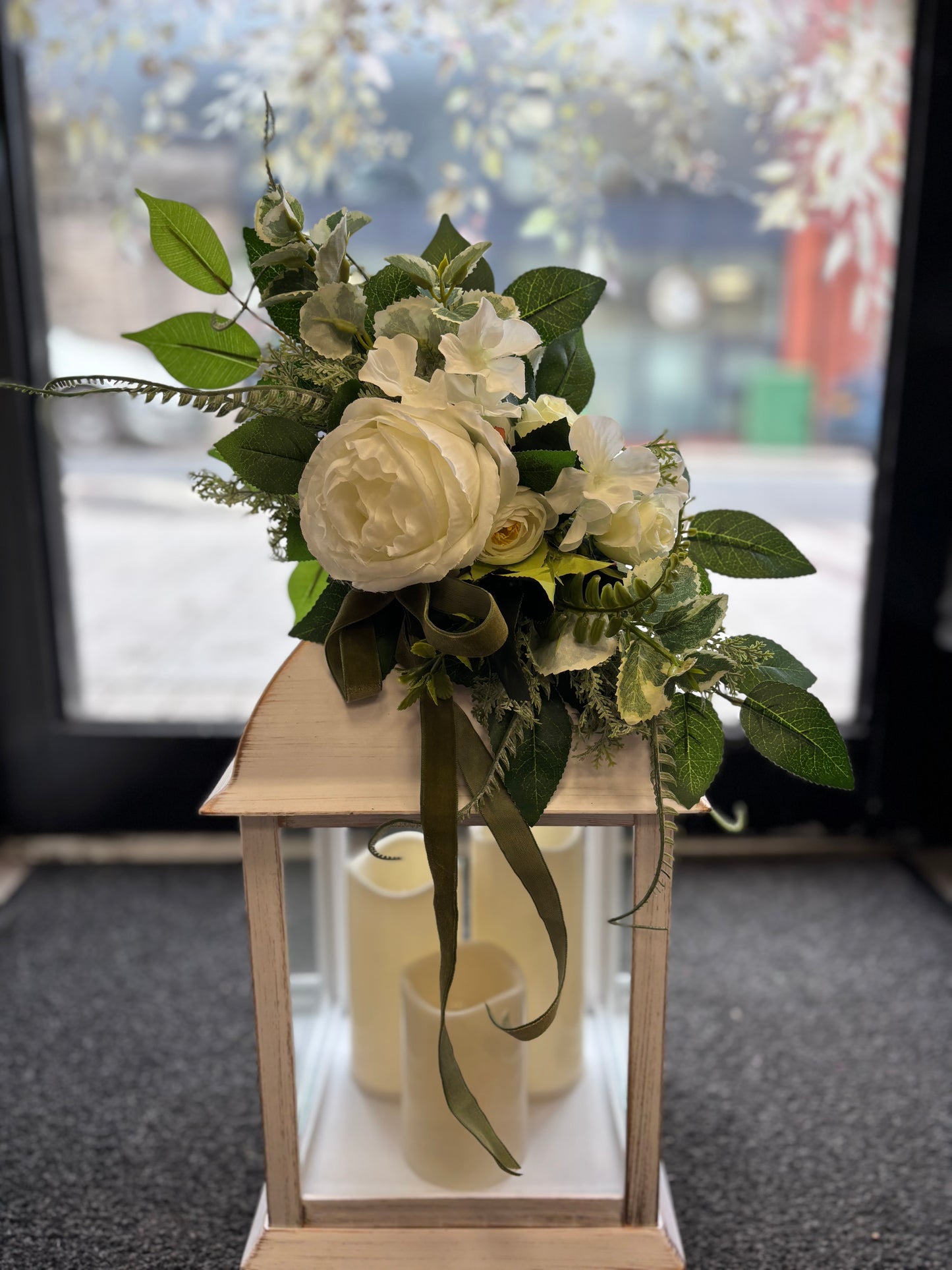 Gold brush Lanterns with Topper Free P&P