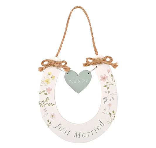 Love Story Horse Shoe
