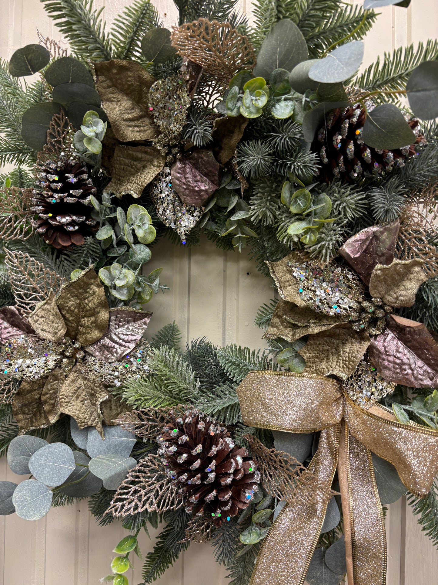 Gold Poinsettia **SPECIAL *** Free P&P