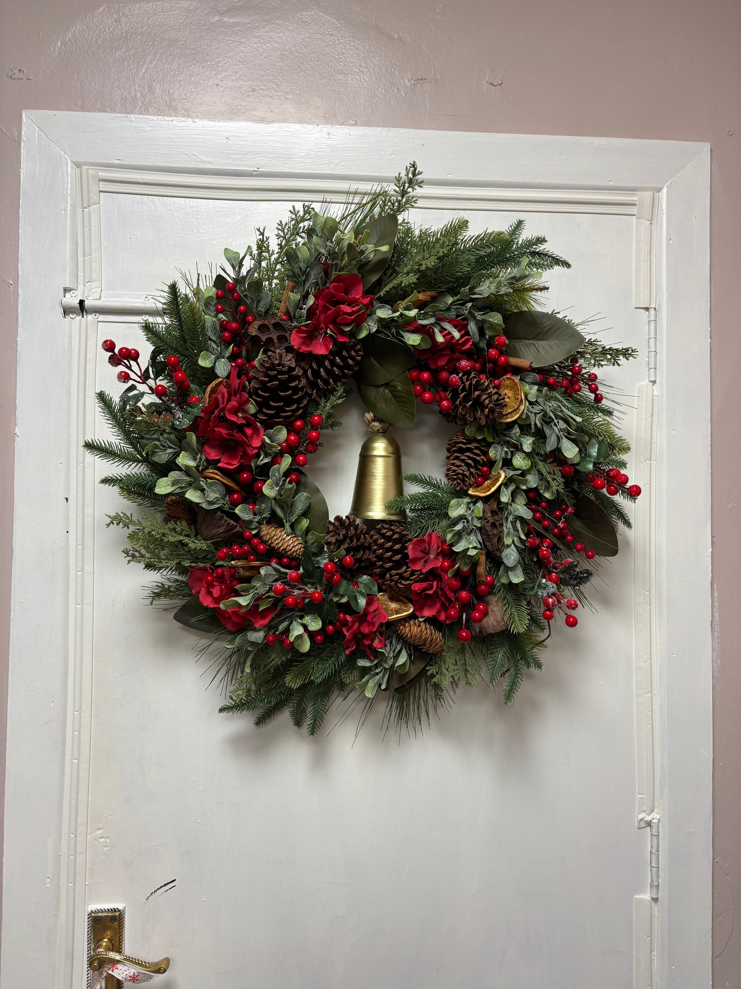 Yuletide Bell Wreath Free P&P
