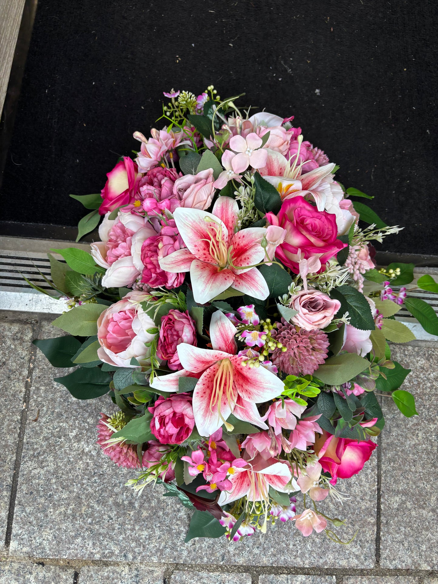 Pink Lily Grave Tribute Free P&P