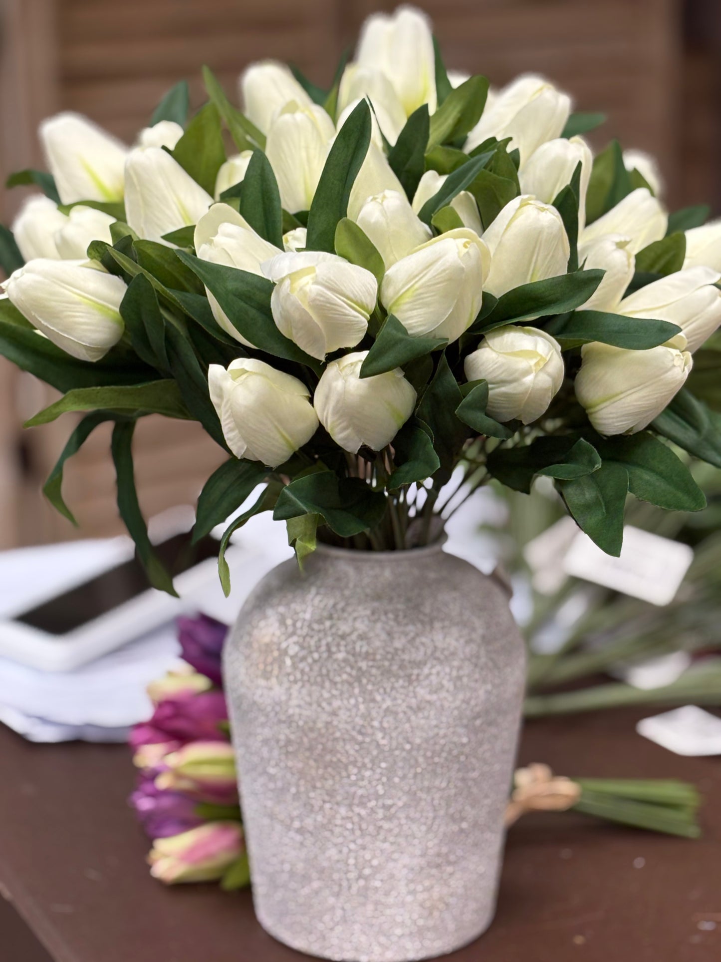 Textured vase non breakable