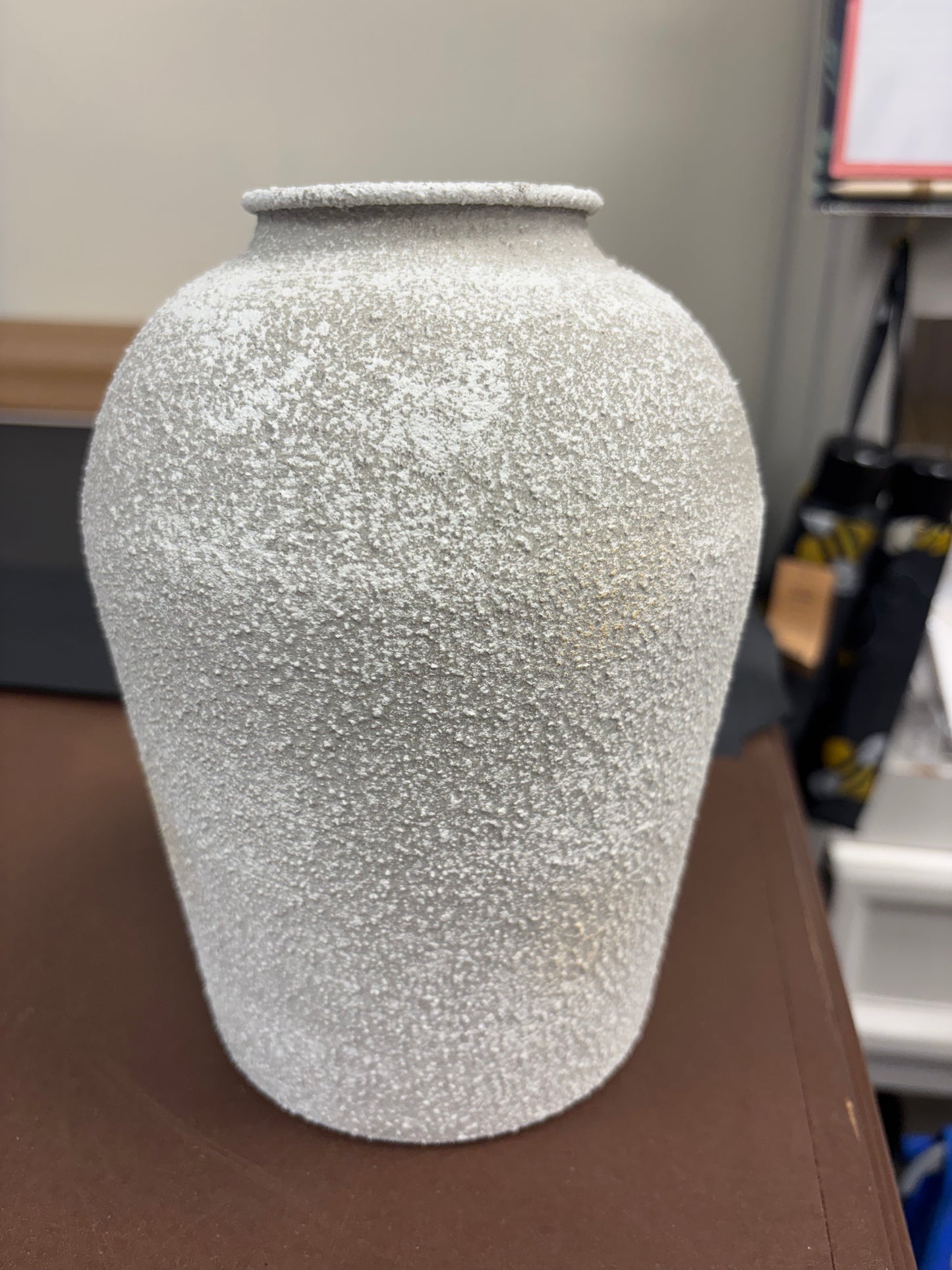 Textured vase non breakable