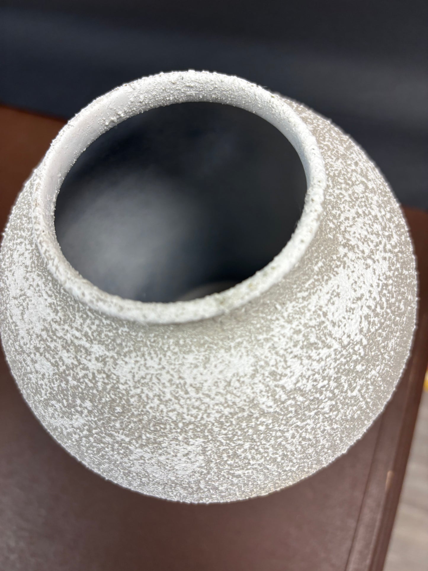Textured vase non breakable