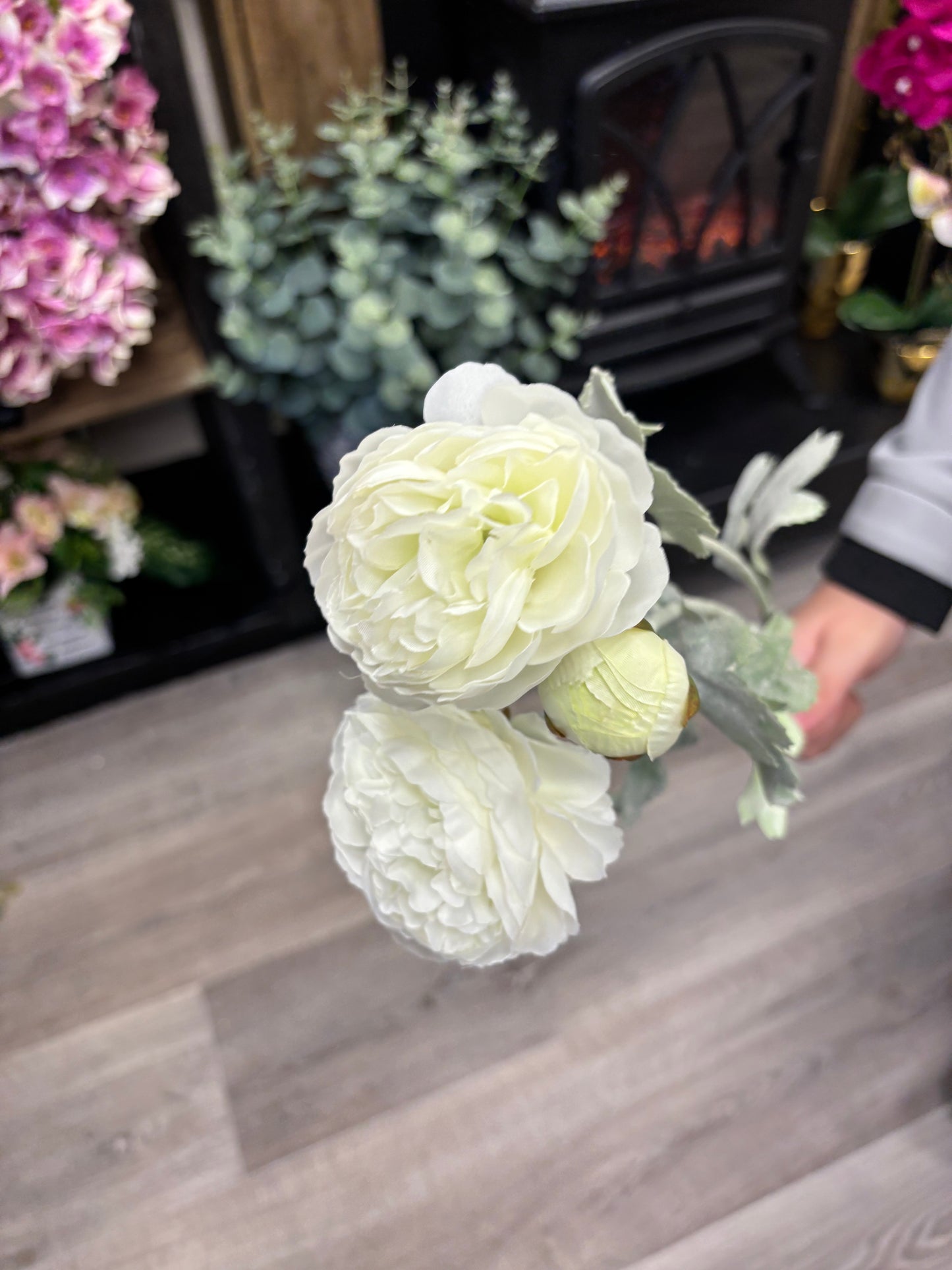 Silk Ranunculus Stem – Lifelike Faux Persian Buttercup Floral Decor