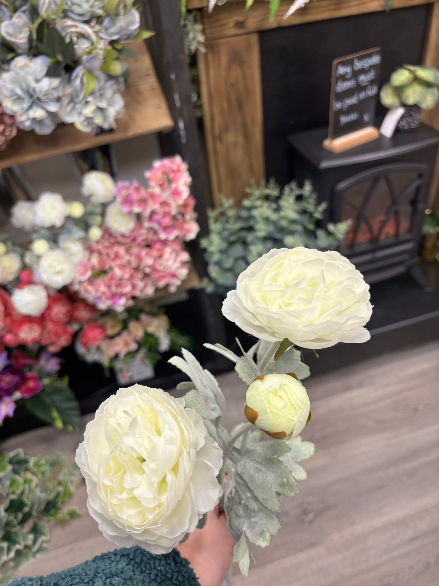 Silk Ranunculus Stem – Lifelike Faux Persian Buttercup Floral Decor