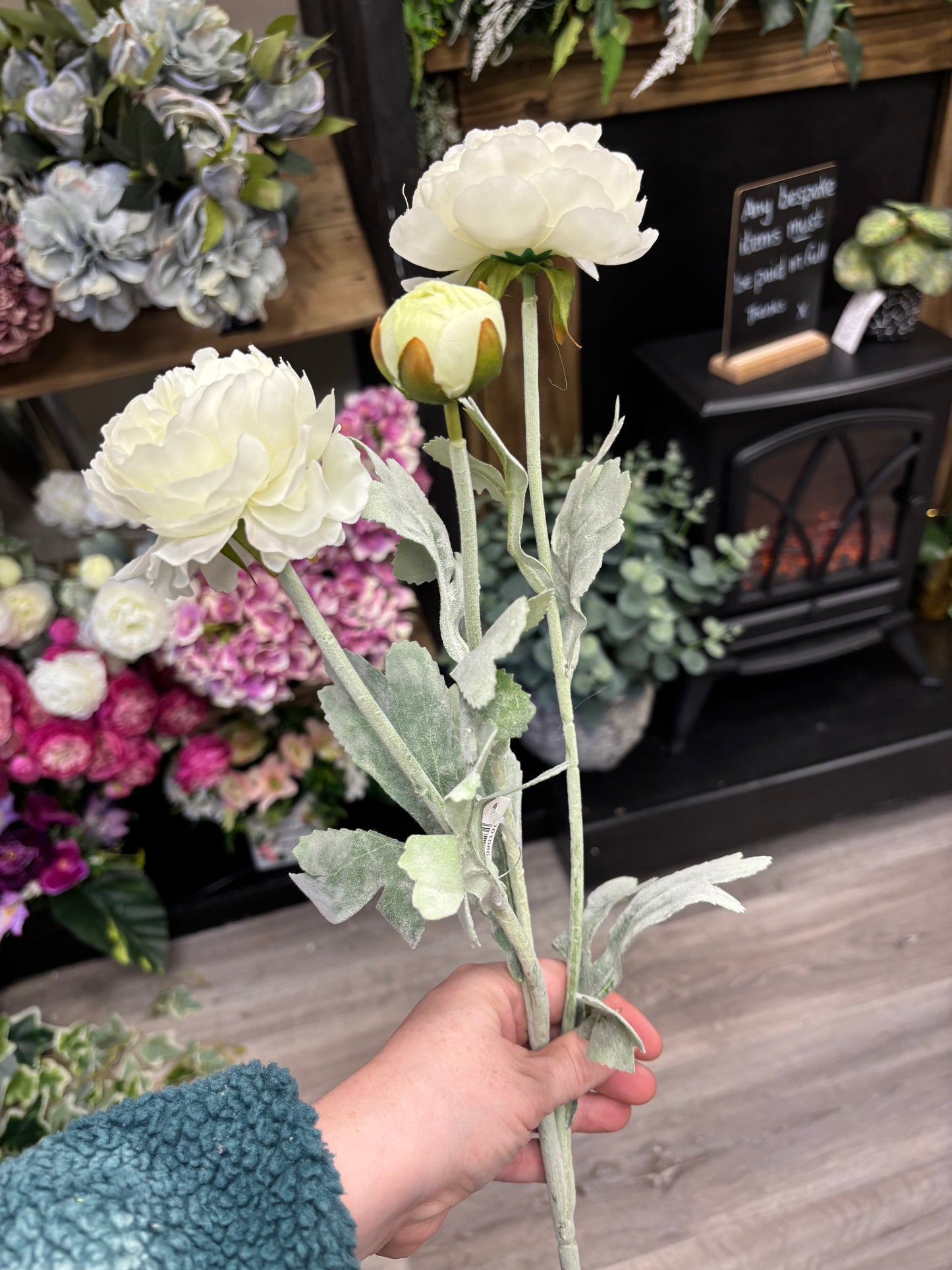 Silk Ranunculus Stem – Lifelike Faux Persian Buttercup Floral Decor