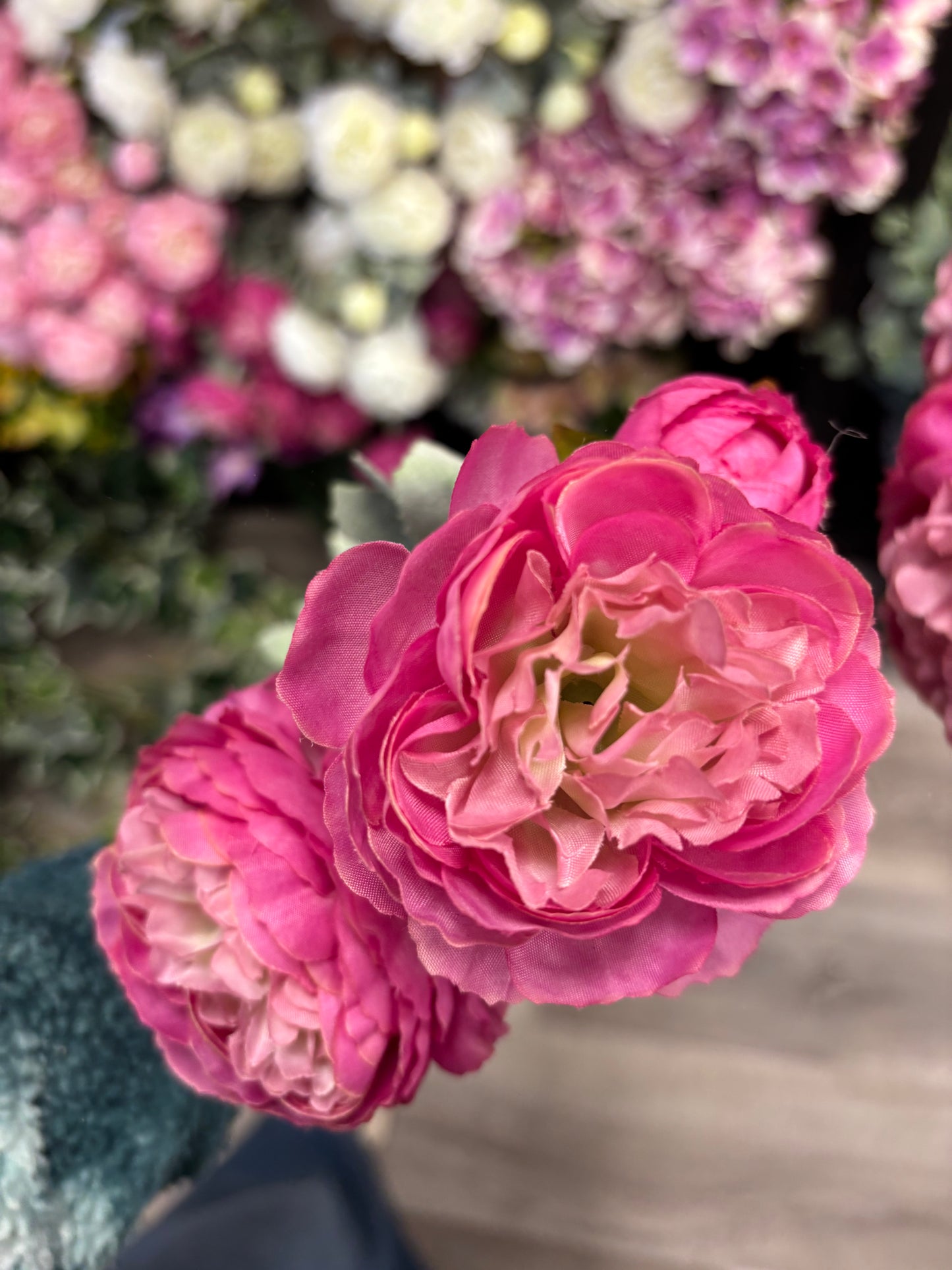Silk Ranunculus Stem – Lifelike Faux Persian Buttercup Floral Decor