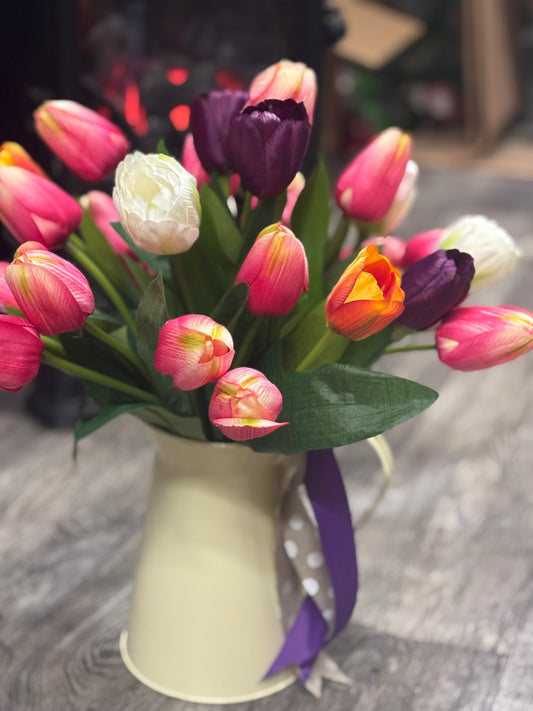 Tulip jug FREE P&P